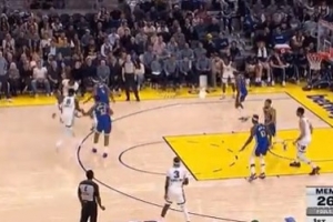 得分荒！勇士4分钟颗粒无收 灰熊轰出18-2强势反超