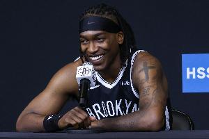 难阻失利！曼恩11投8中得到21分6板0失误 得分全队最高