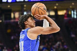 独行侠VS雷霆首发：克里斯蒂顶替莱夫利 搭档弗拉格