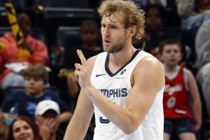 表现真不错！兰代尔首发25分钟 8中6&三分2中2拿到16分5板